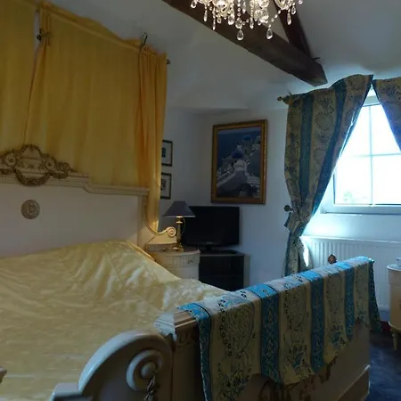 Chateau Du Mesnil Bed & Breakfast La Vieille-Lyre