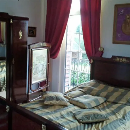 Chateau Du Mesnil 4*