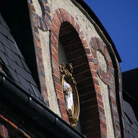 Chateau Du Mesnil 4*