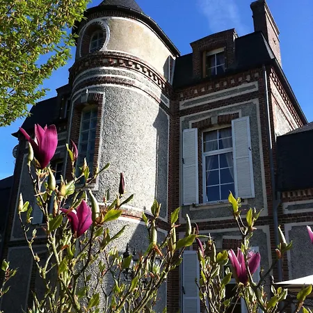 Chateau Du Mesnil 4* La Vieille-Lyre